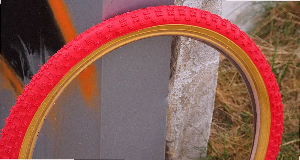 20" x 1,75 BMX Reifen Oldschool Rot / Gumwall, 47-406 Comp 3