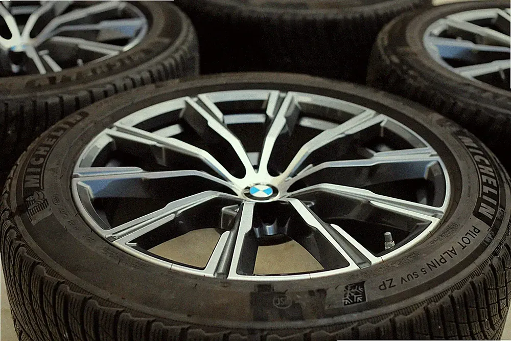 20 Zoll BMW X5 G05 X6 G06 Winterrad 740M Sternspeiche 8071996 5-6mm Michelin RDK