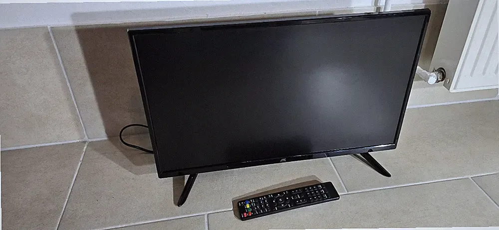 24 Zoll LED/LCD-TV JTC GQ05-T24F2400J, mit FB, Top !!!