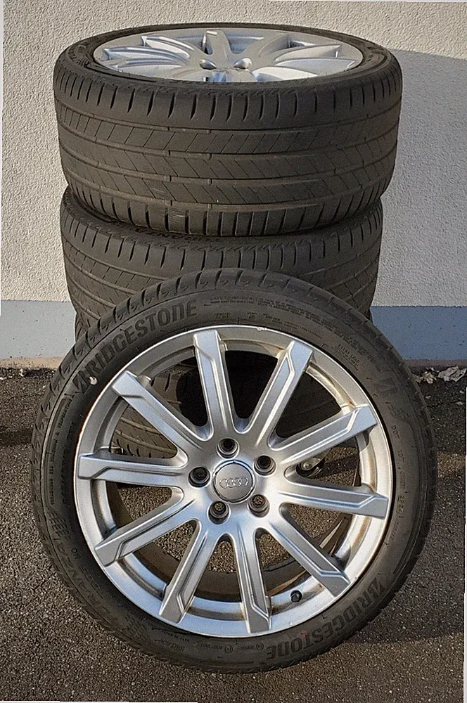 4X Org. Audi A4 S4 B8 8K S-Line 18 Zoll Alufelgen 8K0601025AJ auf Bridgestone