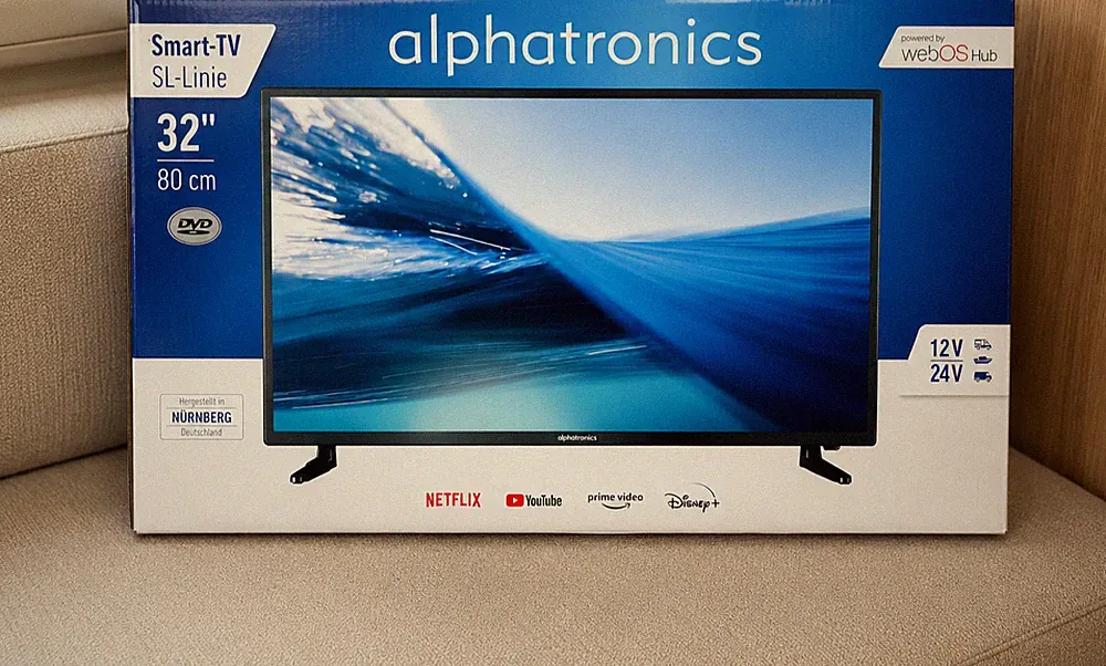 Alphatronics SL-32 DSBW+ WebOS Smart TV, Triple Tuner, DVD Player für 12/24/230V