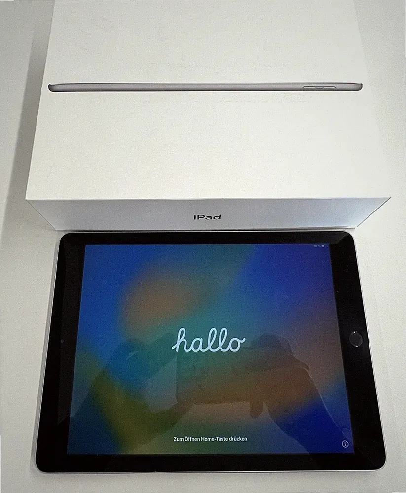 Apple iPad 5. Gen. 32GB, WLAN, 24,64 cm, (9,7 Zoll) - Spacegrau