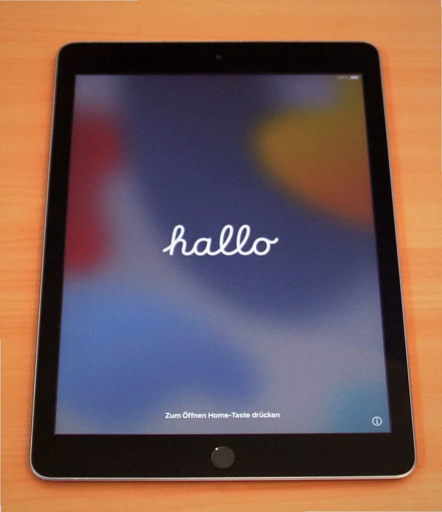 Apple iPad 5. Gen. 32GB, WLAN, 24,64 cm, (9,7 Zoll) - Spacegrau