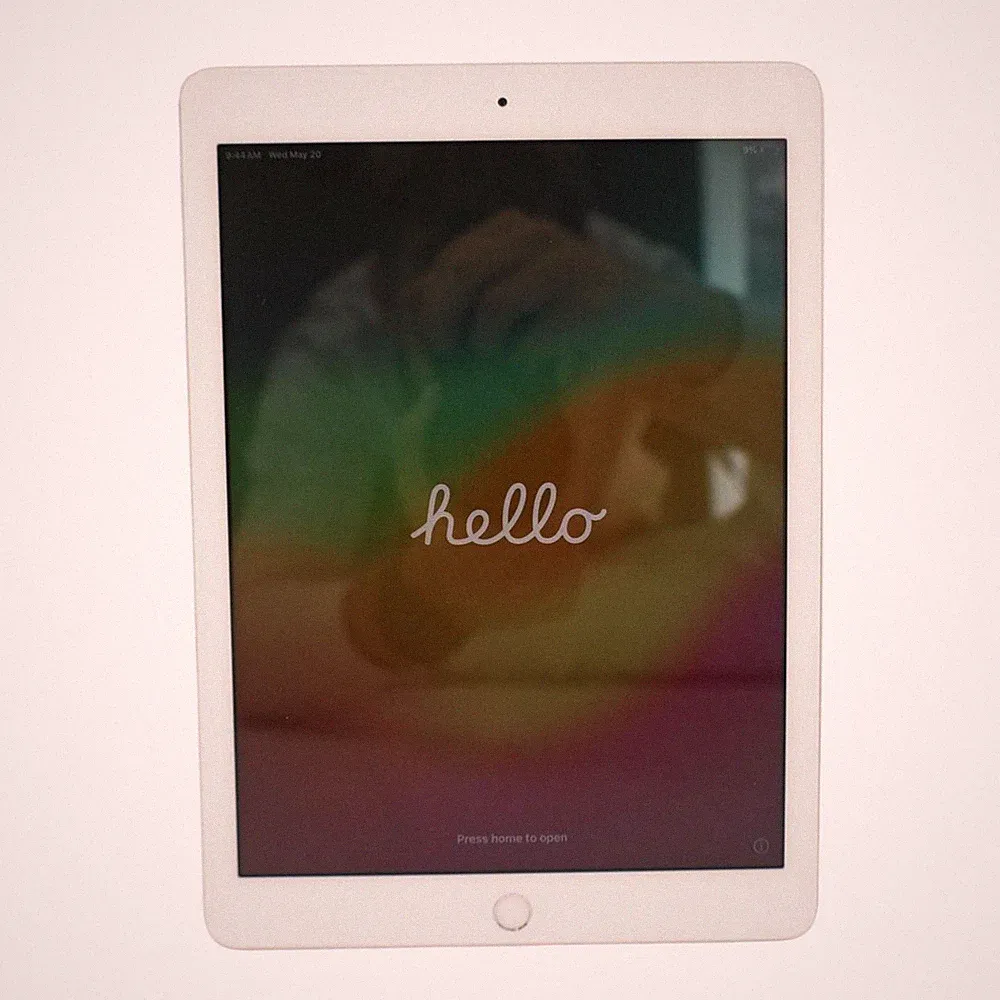 Apple iPad 6. Generation 9,7" Wi-Fi 32GB Silber/Weiß – A10 Chip, Retina Display