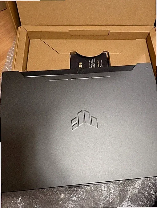 ASUS / TUF Gaming A18 / RAM 16GB / FA808UH-S8030 / RTX5050 / 512GB / Ryzen7 260