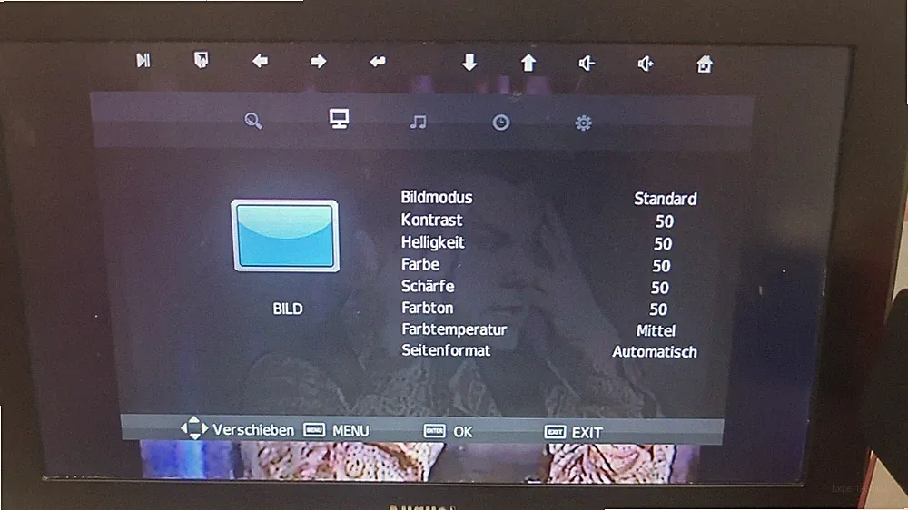 August DA100D 10" Tragbar HD TV DVB-T2 MPEG4 H.265/HEVC LCD Fernseher