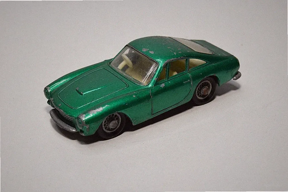 B8 1:64 3 ZOLL MATCHBOX LESNEY 75 FERRARI BERLINETTA MET. GRÜN EXC. ZUSTAND.