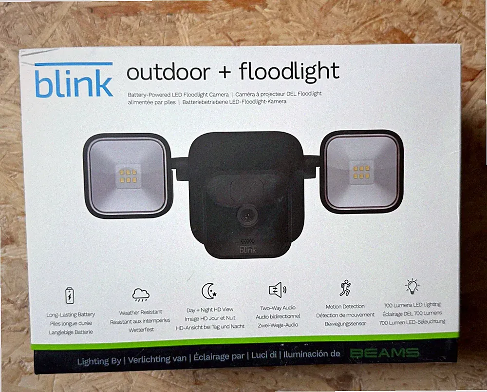 Blink Outdoor + Floodlight LED Flutlichtkamera 1080p WLAN Alexa Batterie Schwarz