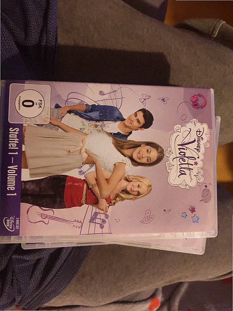 DVD Disney Violetta, Staffel 1, Volume 1-3, insgesamt 24 Episoden