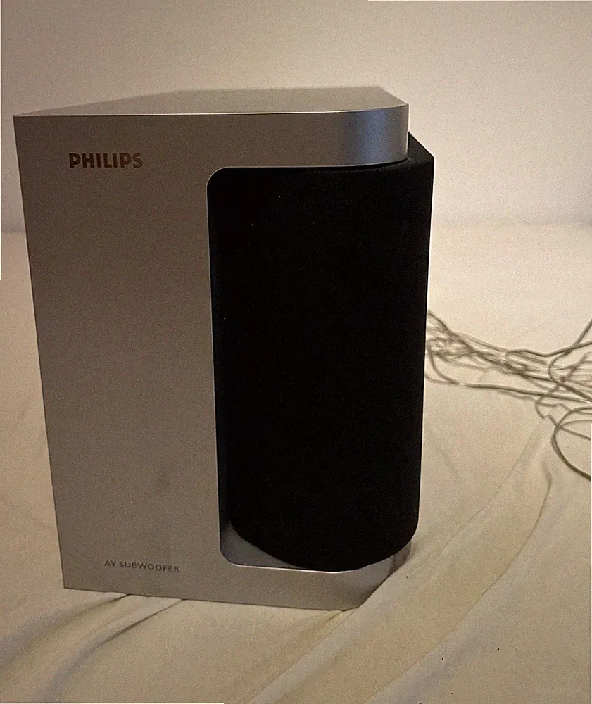 DVD Player für Fernseher mit Woofer, Standboxen und Fernbedienung