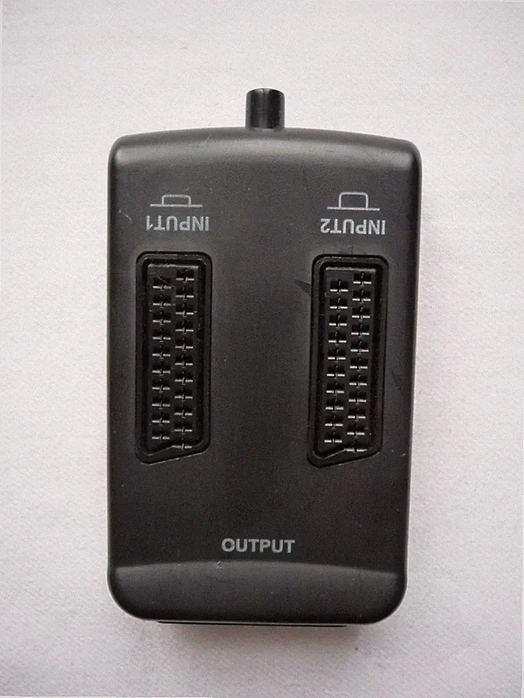 einfaches Scart-Umschaltpult für TV/DVD-Player (gebraucht)
