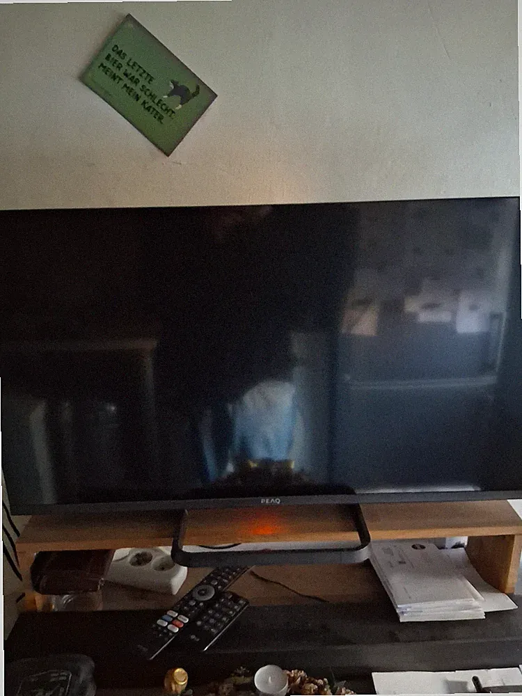 Fehrnseher zu verkaufen Vk 130€ Ca 1 Jahr alt Wie Neu Ca 32 ZOLL Full HD ANDROID