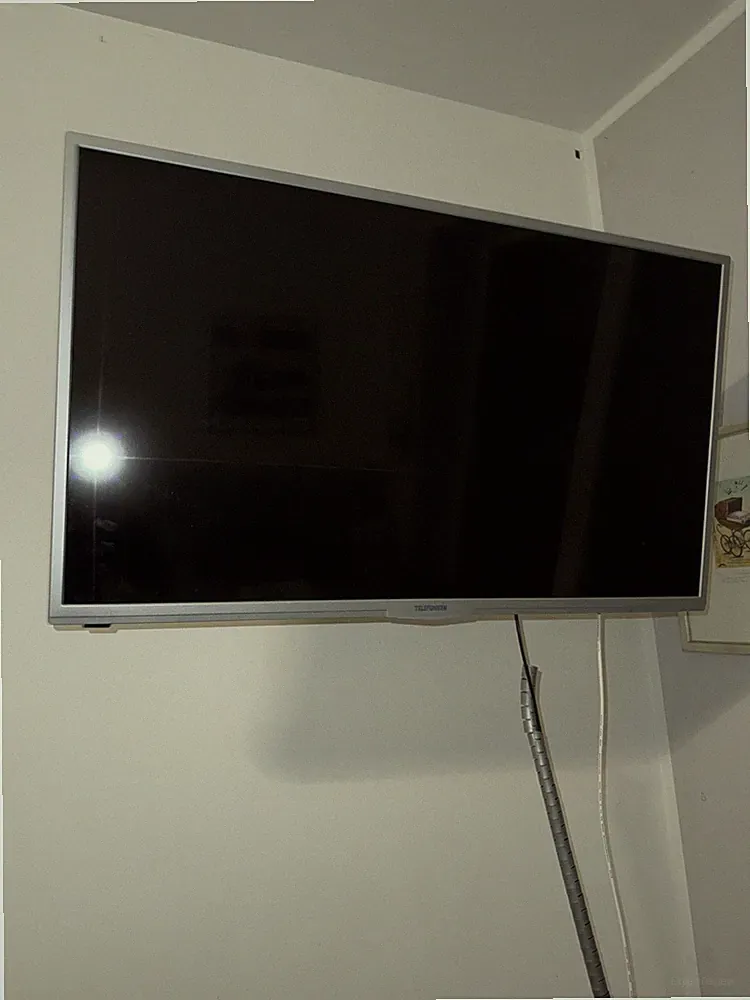Flachbildfernseher, 40 Zoll, TV, Telefunken mit wandhalterung