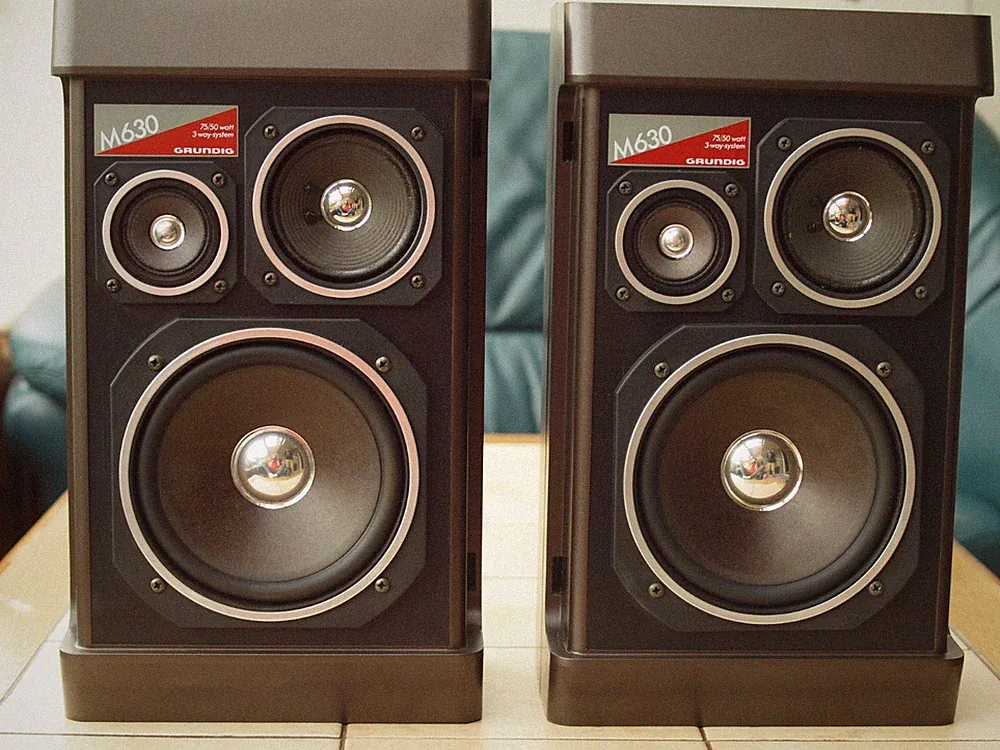 Grundig M 630 – Design-Ikonen von 1985 – 3-Wege Flachlautsprecher – Rarität! 🎧
