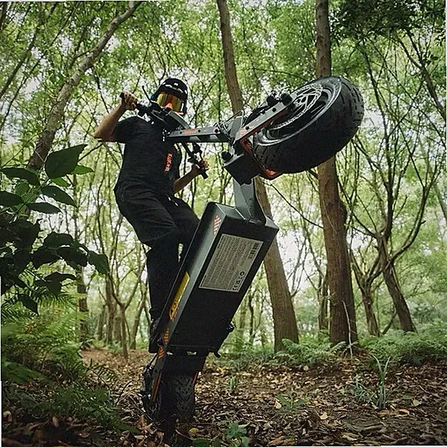 KUKIRIN G4 11 Zoll Klappbar E Roller 2400W Elektro-Scooter 20AH 70km/h Off-Road