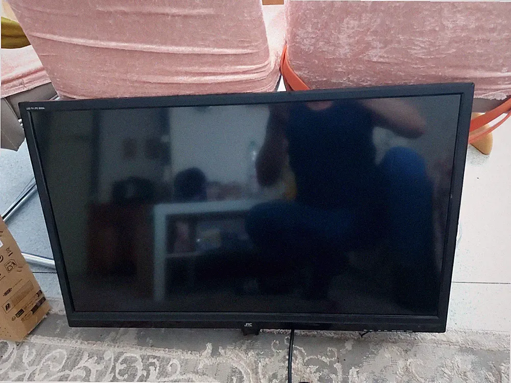 LED Fernseher 32" HD Ready DVB-T2/S2 Triple Tuner HDM USB Dolby Audio