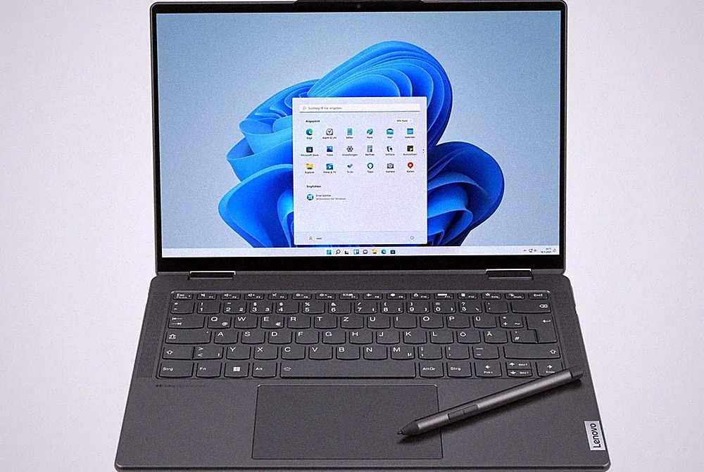 Lenovo Yoga 7 14 Zoll 2.8K OLED Touch Ryzen 5 6600U 16GB 512GB SSD, Neu