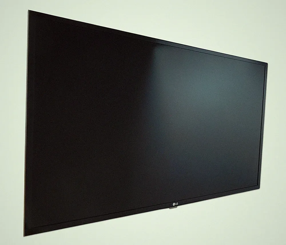 LG 40 Zoll (101,6 cm) Full HD LED TV Fernseher HDMI SCART DVBC DVBS DVBT incl.WH
