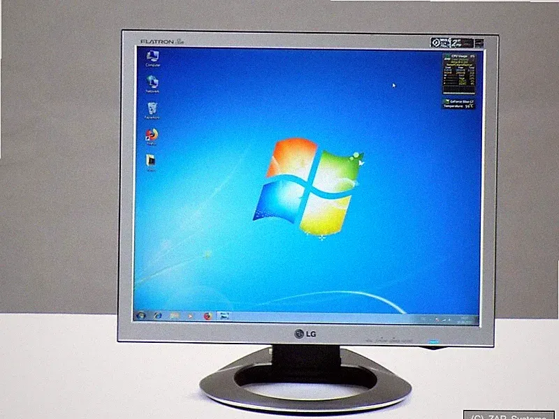 LG Flatron L1970HR 19 Zoll TFT Monitor 5:4 einklappbar DVI 2ms - ohne Netzteil
