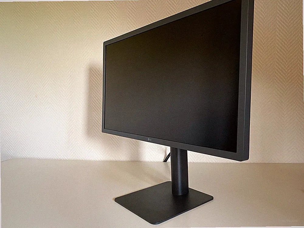 LG UltraFine 4K Display 24” (24MD4KL-B) für Apple Mac