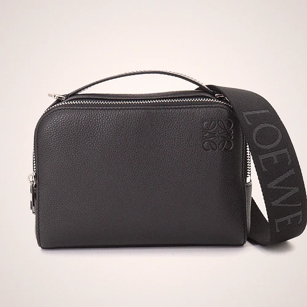 LOEWE Mini Crossbody Kameratasche Hand Schultertasche Leder Schwarz Anagramm...