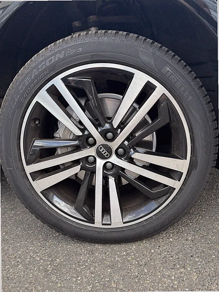 Original Audi 20 Zoll Sommerräder Q5 / SQ5 FY/FYB mit Pirelli Reifen 255/45 R20