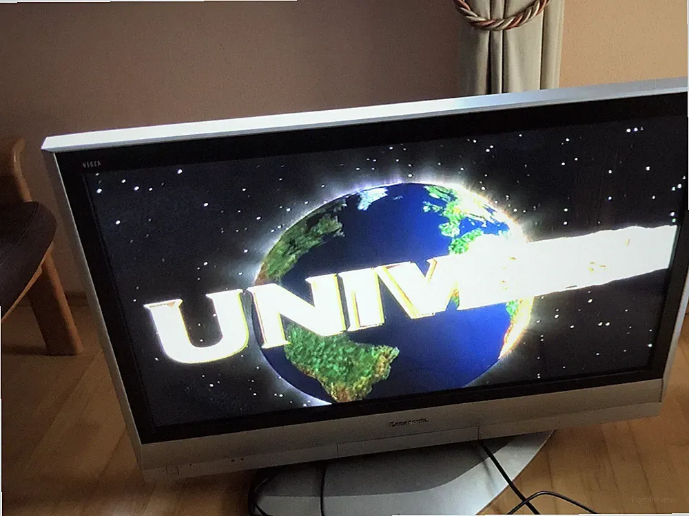 Panasonic Viera TH-42PV60E 106,7 cm (42 Zoll) 720p HD Plasma Fernseher HDMI