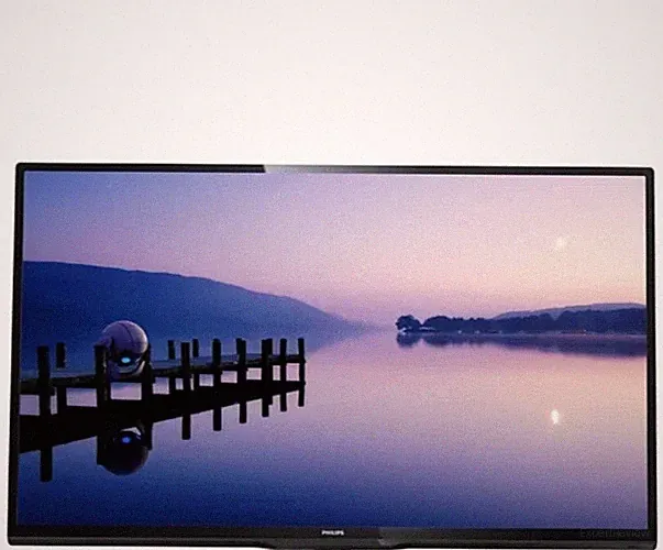Philips 32 Zoll 32PFL3158K/12 100Hz 81cm Fernseher TV USB Recording PVR DVB-C+S2