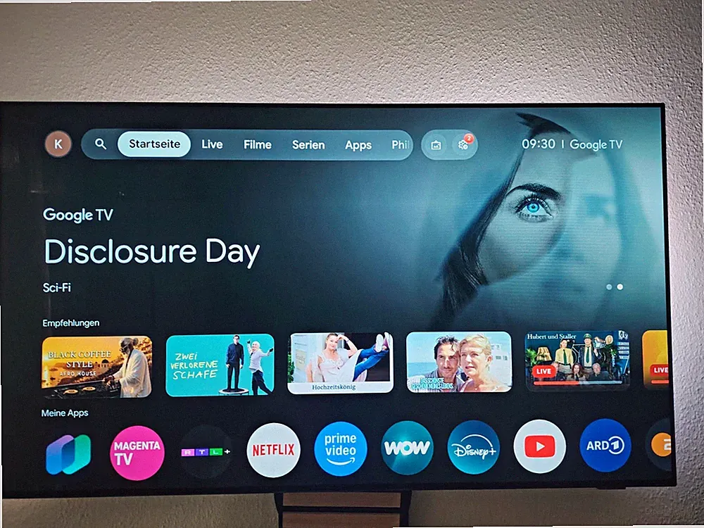Philips OLED 889/12 55 Zoll 4K 120Hz Smart TV mit Ambilight, Google TV, schwarz
