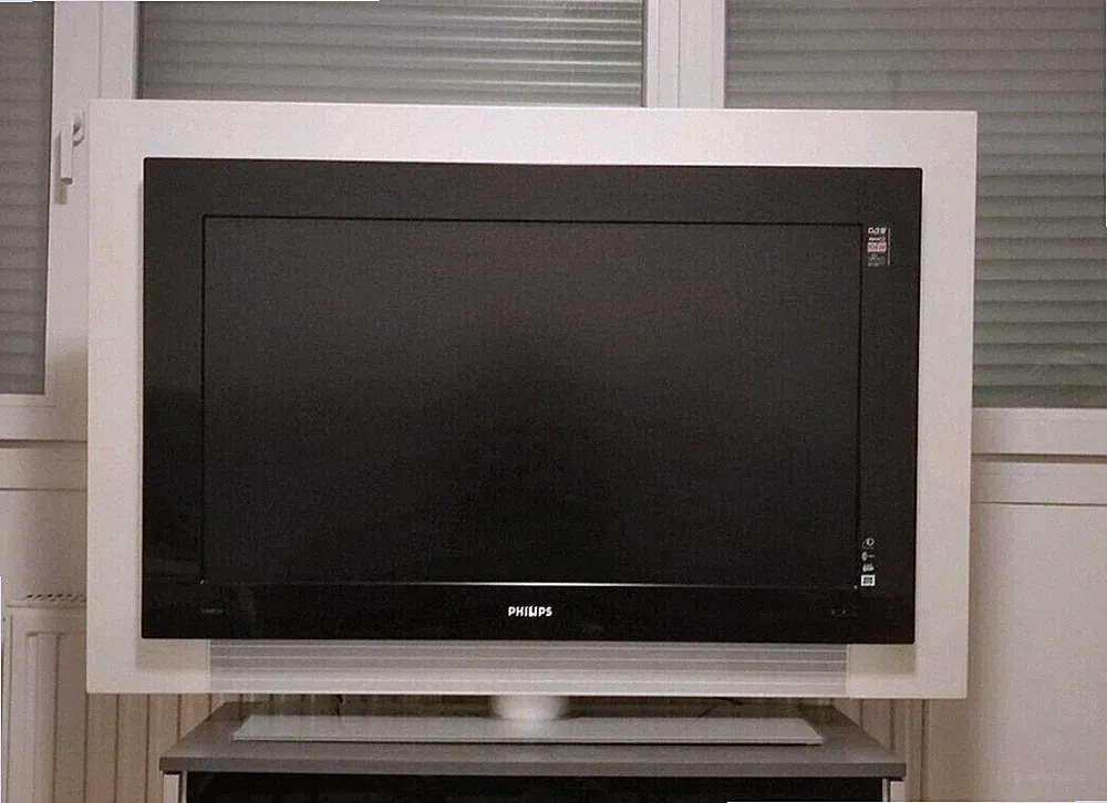 Phillips Ambilight 42" LCD Fernseher Flat TV