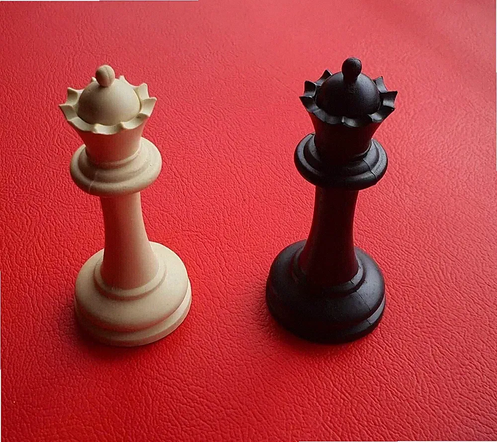 Premium Schachspiel (grün) 3,75 Zoll Höhe. FIDE Standard Quadratgröße weiß a