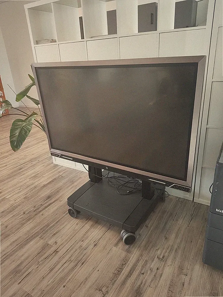 Prowise 56 Zoll 60 Hz Höhenverstellbarer Konferenz TV mit Touch Screen und Stift