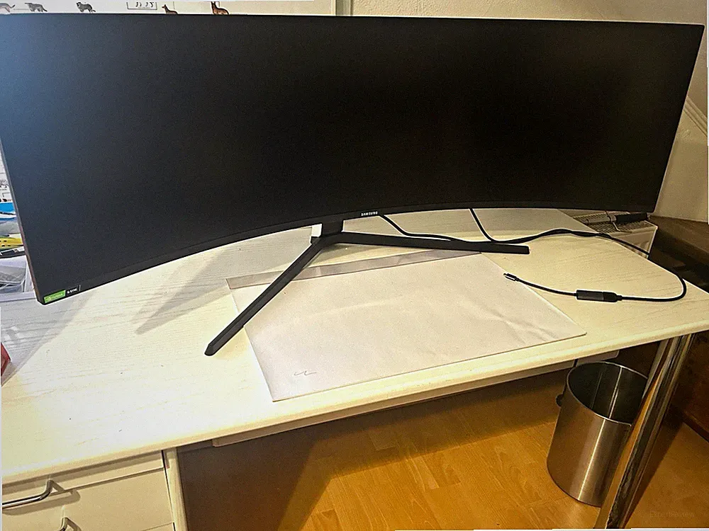 Samsung 49 Zoll Curved Monitor Schwarz mit NVIDIA G-SYNC für Gaming wie NEU