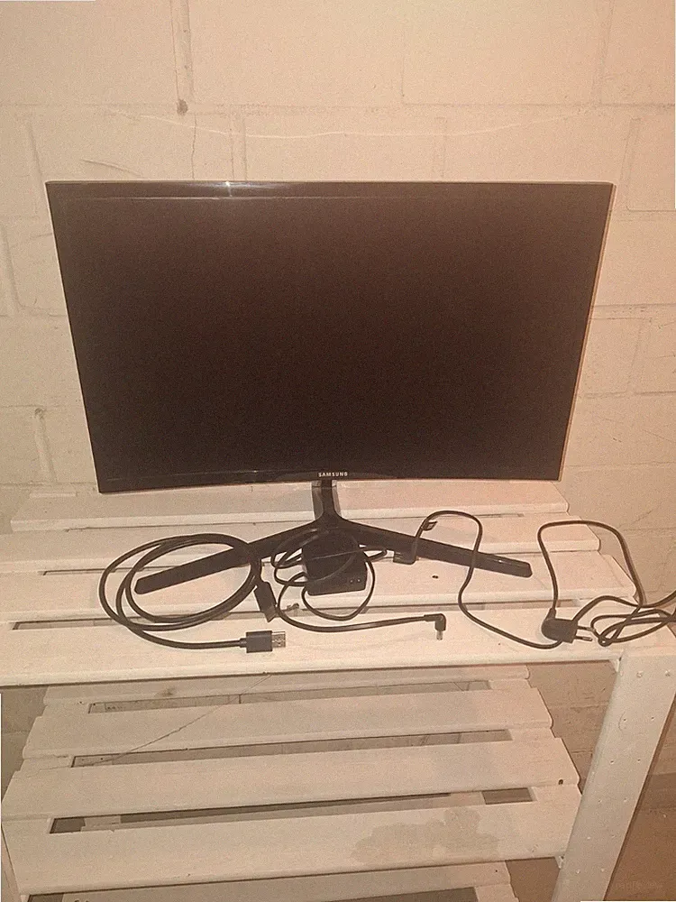 Samsung C24F396FHR 24 Zoll Full HD LED-Monitor - Schwarz