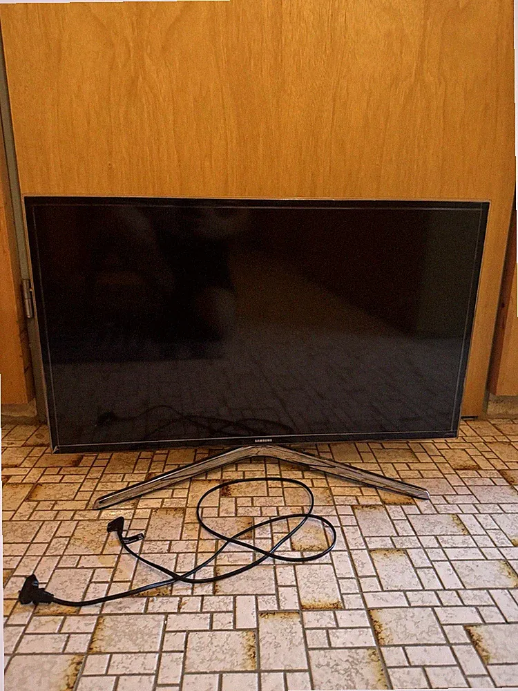 Samsung Fernseher TV Flachbild Smart TV 32 Zoll Hdmi & Scart
