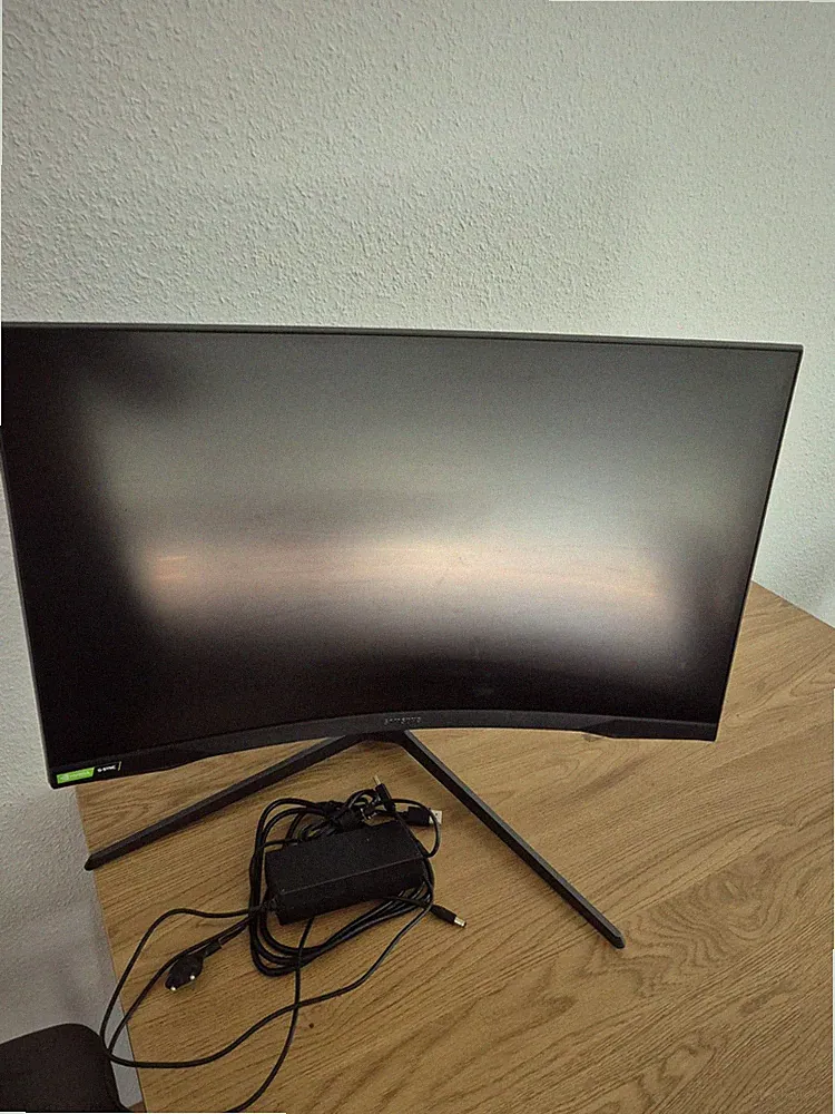 Samsung G7 (C27G73TQSU) 68,58 cm (27 Zoll) QLED Curved Odyssey Gaming Monitor