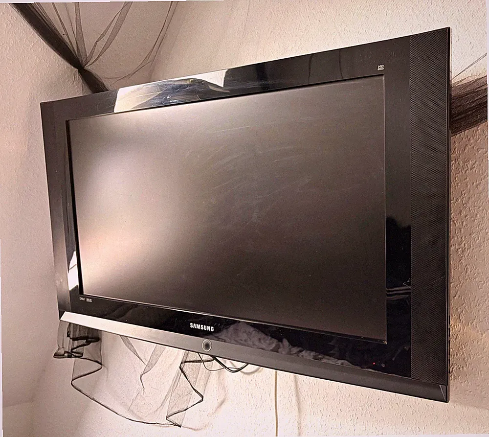 Samsung LE37S81B 37 Zoll LCD TV 720p HD Curved 50 Hz Schwarz