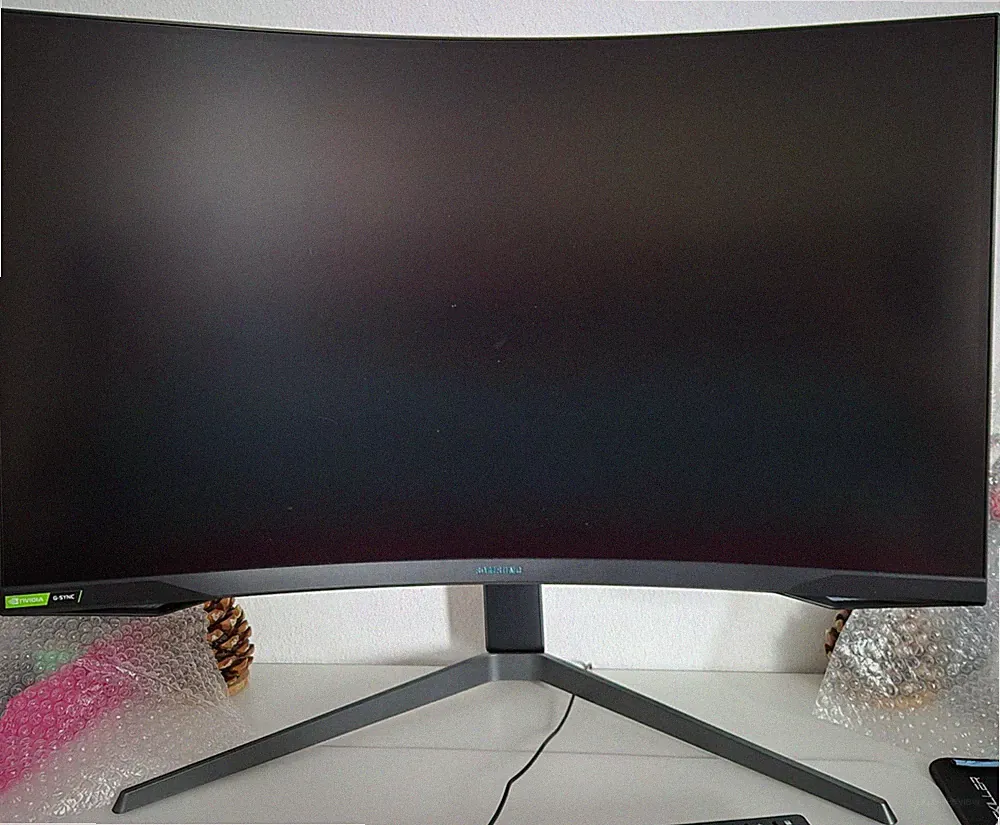 Samsung Odyssey G7 32 Zoll 1440p 240Hz VA LCD VRR Gaming Monitor mit OVP