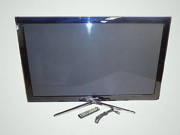 Samsung PS50C687 50" 3D Plasma TV Fernseher, Triple-Tuner, FB, 2J. Garantie