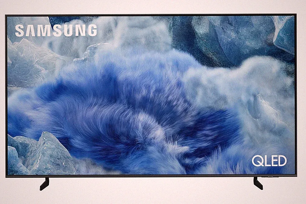 Samsung Q8F 43 Zoll QLED Smart TV Q43Q8FAAU (2025) - NEU