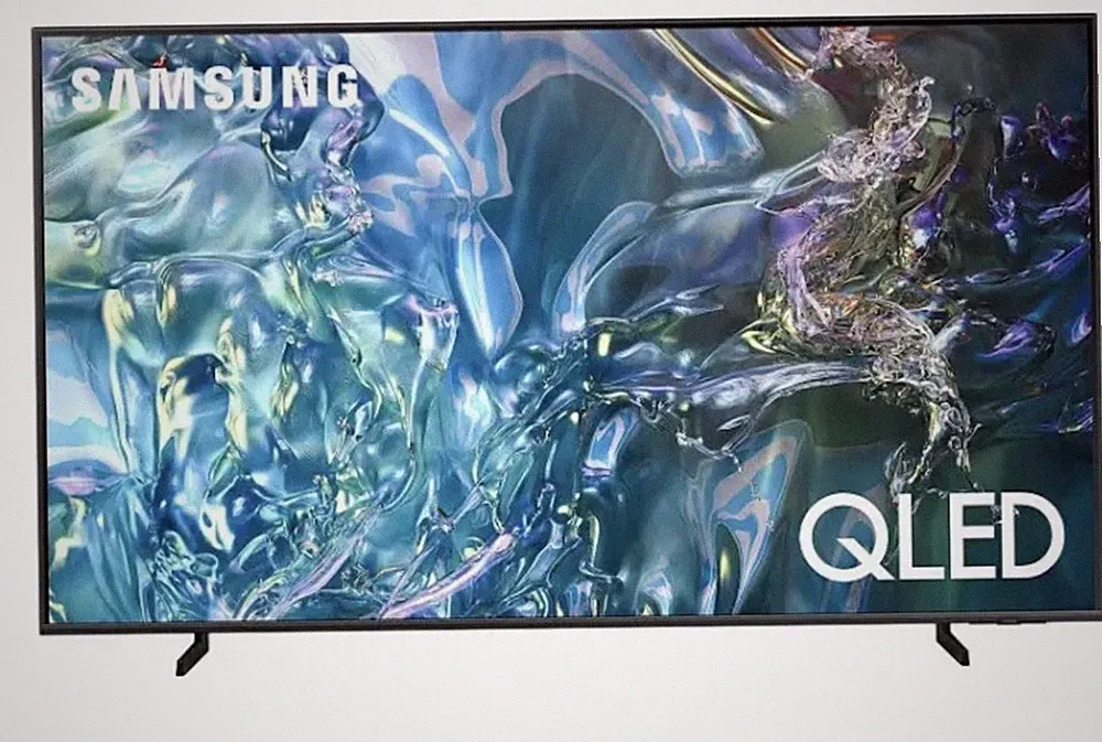 Samsung QE85Q60D 85 Zoll QLED Smart TV