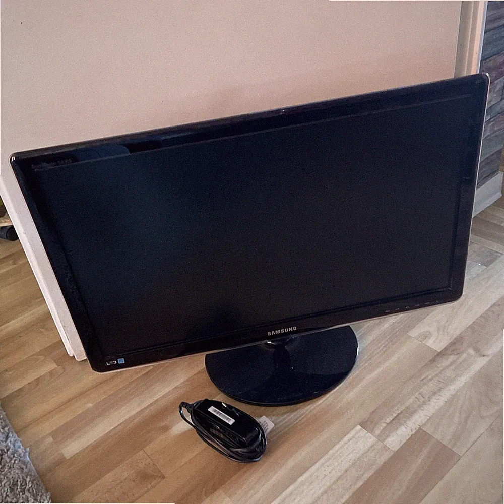 Samsung SyncMaster SA350 24 Zoll TFT FHD LED PC Monitor 1920 x 1080 VGA HDMI