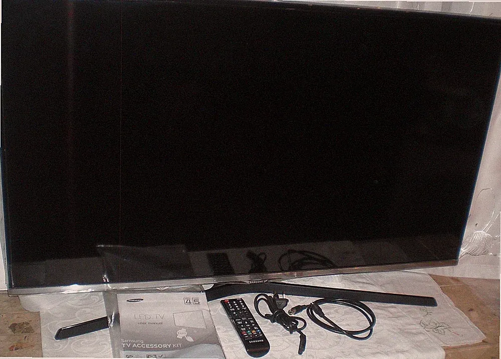 Samsung UE40J5150 40" =102cm Full HD LED TV Fernseher Triple Tuner org.Anleitg