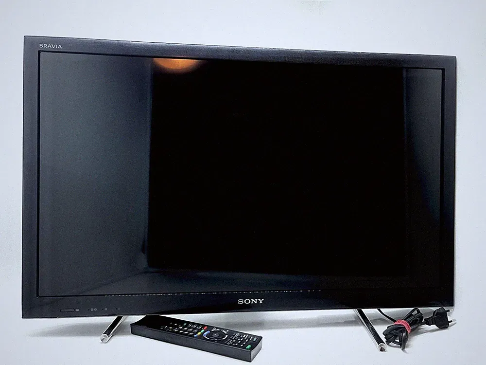 Sony 32 Zoll FULL HD LED LCD TV 81cm Fernseher Triple Tuner DVB-C/S2/T2 Receiver