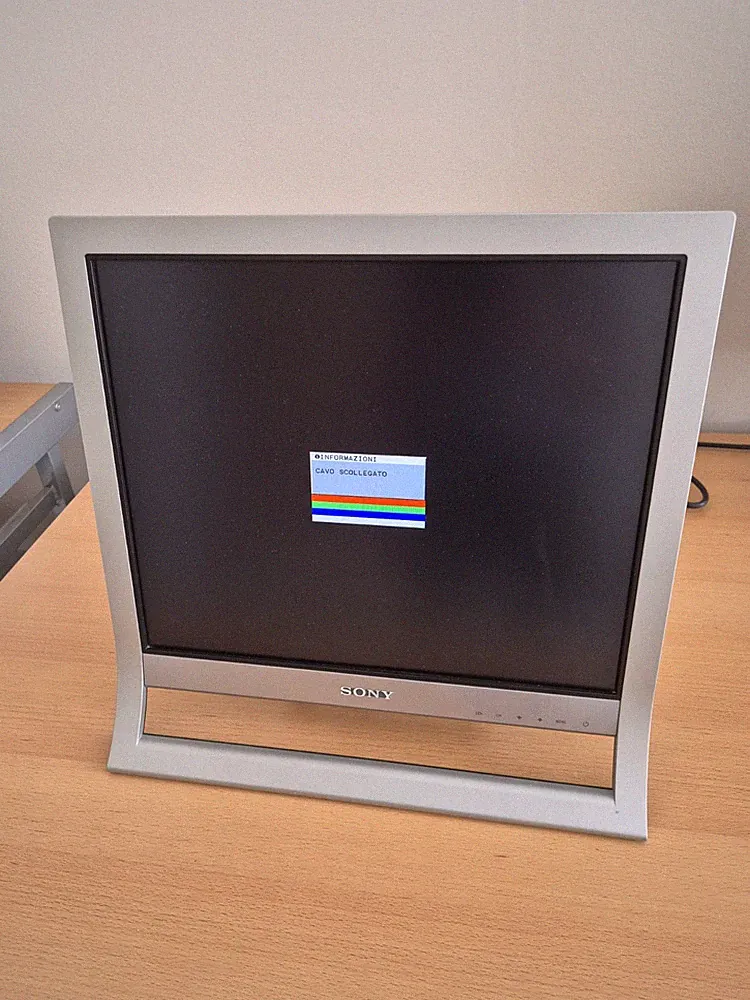 Sony SDM-HS75 17" Zoll Monitor Retro Computer TFT LCD High End Gaming