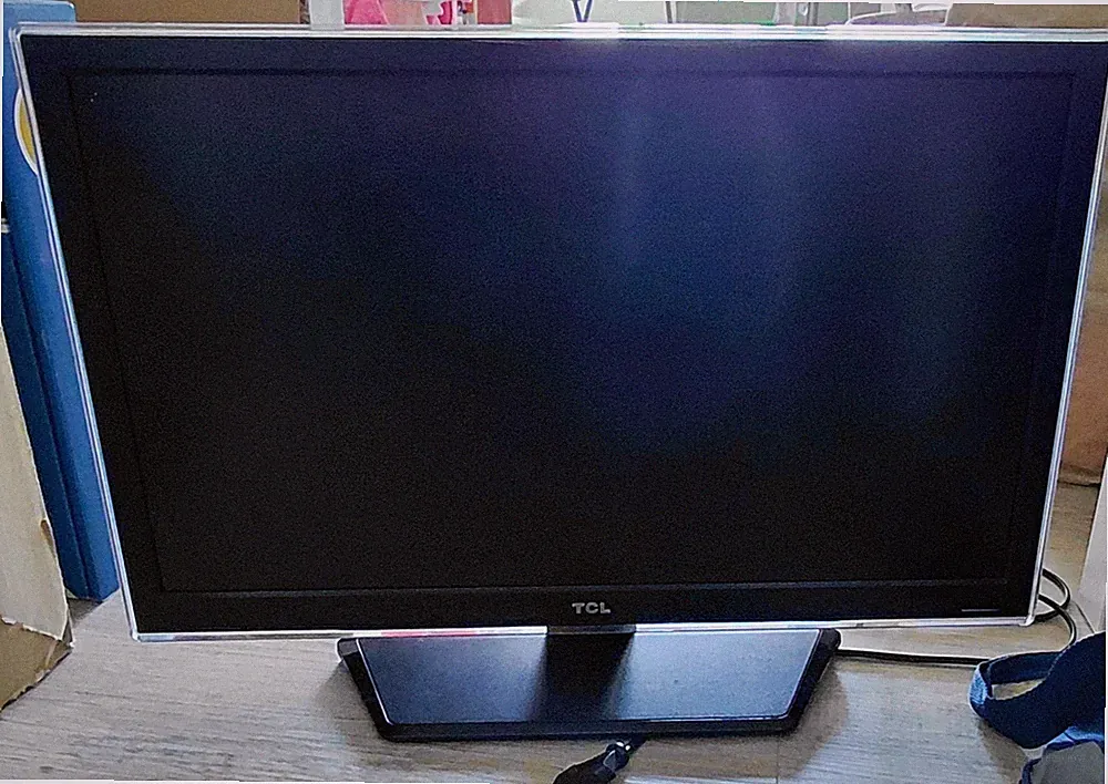 TCL 24 Zoll LED TV 720p L24E4105F Schwarz CI+ HDMI USB SCART