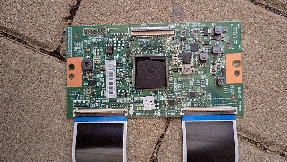 Tcon RSAG7.820.13009 aus Hisense 75A7KQ