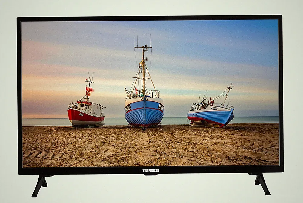 Telefunken XH32N550S 32 Zoll Fernseher HD Ready Triple-Tuner schwarz gebraucht