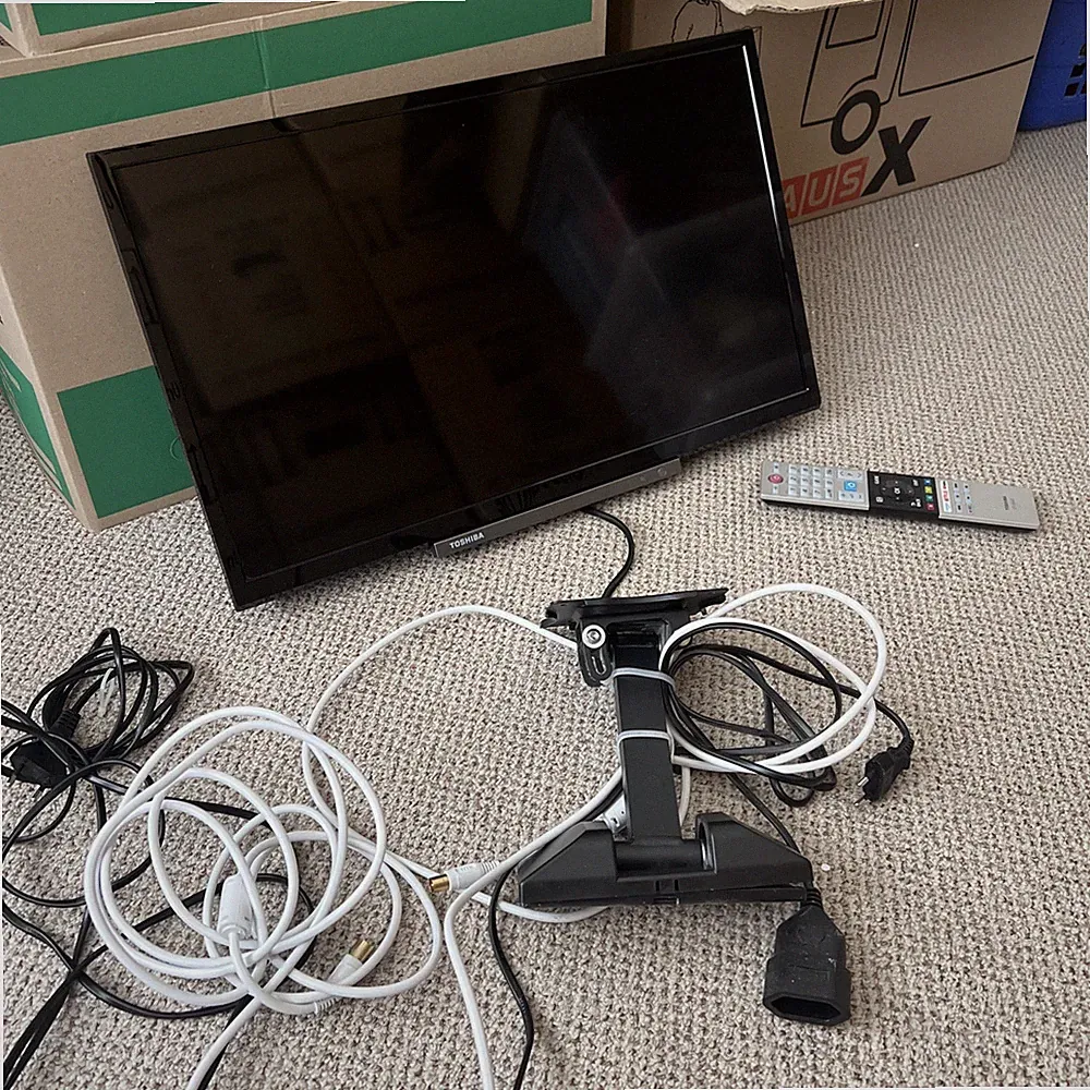 Toshiba 24WL3C63DAY 24 Zoll Fernseher HD TV Smart TV Triple-Tuner Bluetooth WLAN