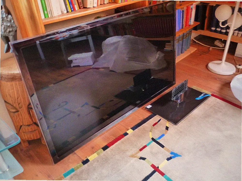 TV Samsung UE55D6200, schwarz, 128 x 75 cm ohne Fuß, sehr gut erhalten